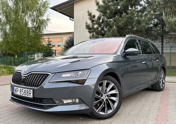 Skoda Superb cena 79900 przebieg: 164000, rok produkcji 2017 z Płock małe 742